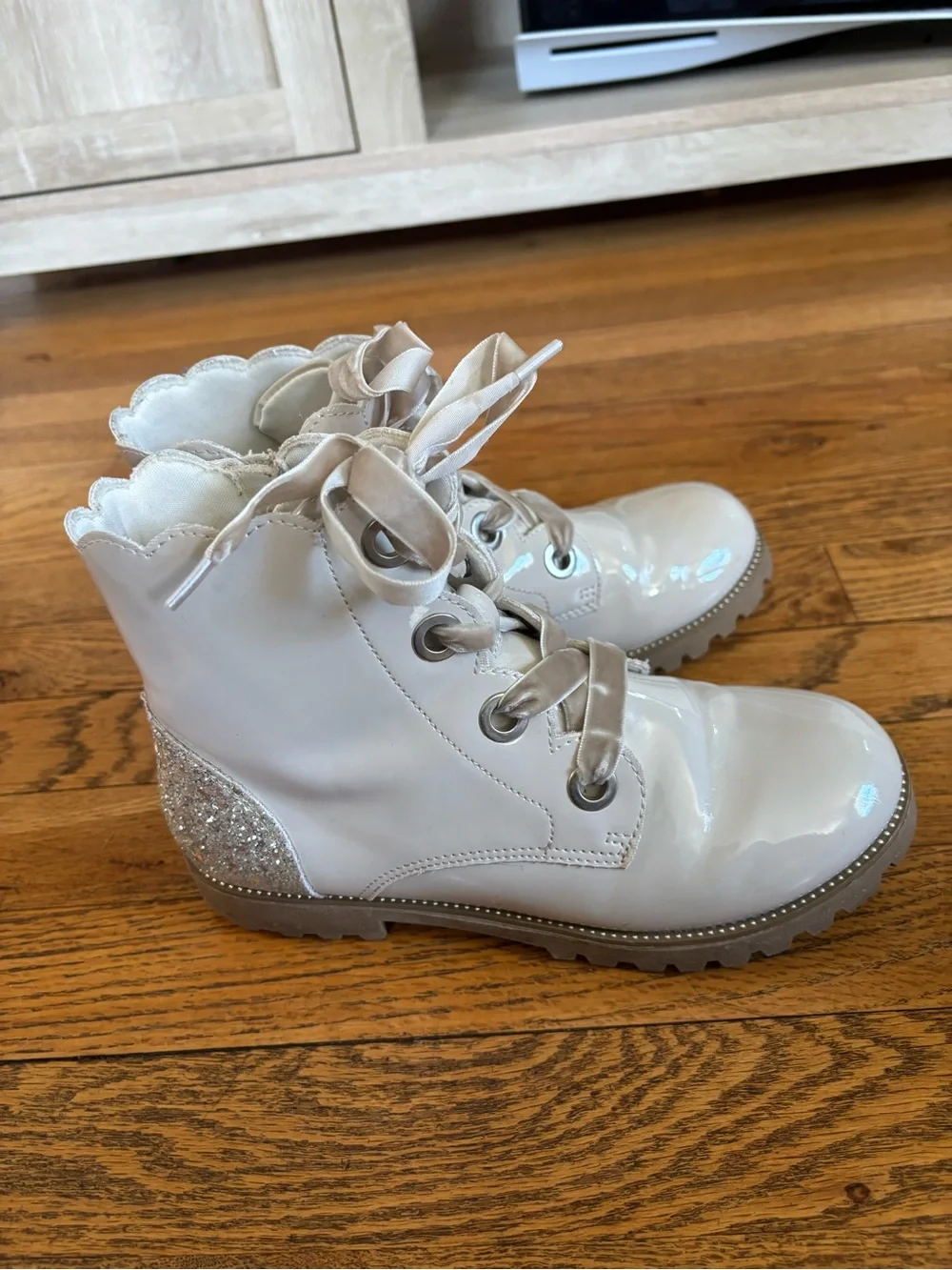 Girls' Cream Patent Lace-Up Boots with Scalloped Collar and Glitter Heel